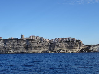 Fototapeta na wymiar Bonifacio vue de la mer