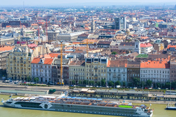 Obraz premium 12.06.2019. Budapest, Hungary. Beautiful view of historical part of the city, of old buildings and sights, river and coast, of transport.