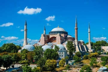 Fototapeta premium Sultan Ahmed Mosque (Blue mosque) in Istanbul, Turkey in a beautiful summer day