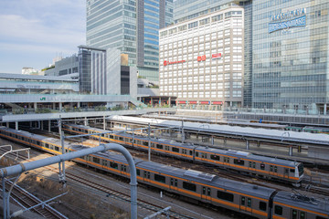 新宿駅からの眺め_電車_train_高島屋前_新宿_中央線_JR