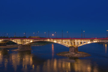 Fototapeta na wymiar Warsaw Bridge by night