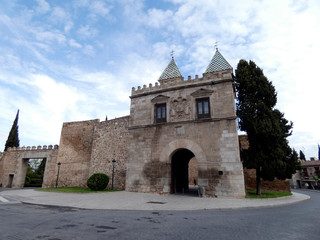 Puerta de Bisagra, o Puerta Nueva de Bisagra, es una puerta monumental situada en las murallas de la ciudad española de Toledo.