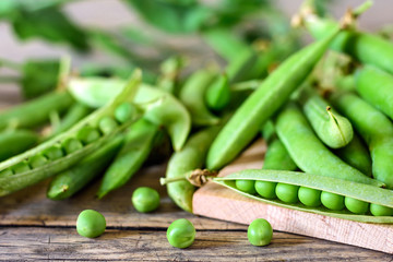 Fresh green peas