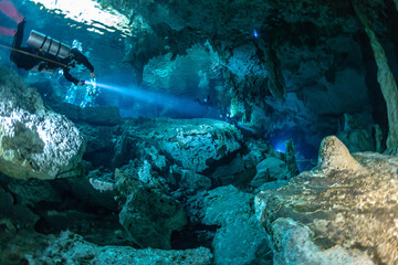 MEXICO diving cenote Dos Ojos © Wojciech