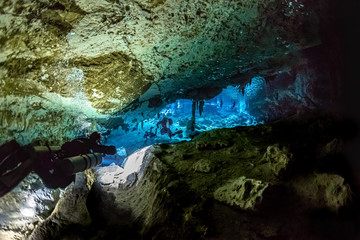 MEXICO diving cenote Dos Ojos