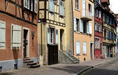 Fototapeta na wymiar Bunte Hausfassaden in Colmar