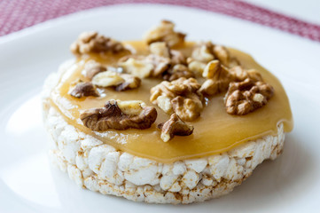  Rice biscuit with honey and nuts.