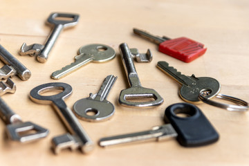 Verschiedene Arten von Schlüsseln für unterschiedliche Schlösser und Anwendungsbereiche