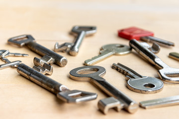 Verschiedene Arten von Schlüsseln für unterschiedliche Schlösser und Anwendungsbereiche