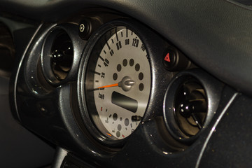 Tachometer 