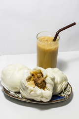 Popular Chinese food to eat in Thailand.  and cold coffee. (It is call  