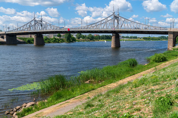 Староволжский мост через реку Волга в Твери.