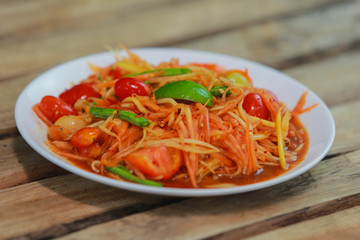 spaghetti with tomato sauce and basil