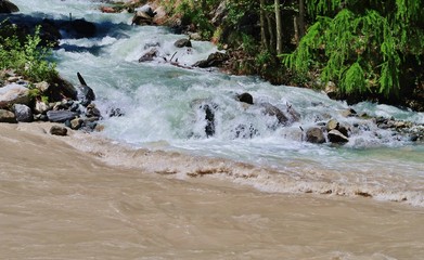 Rauschender Bergbach