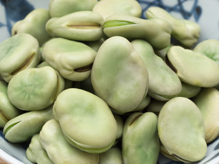 茹でたソラマメ