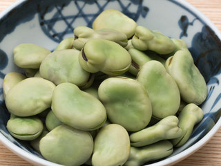 茹でたソラマメ