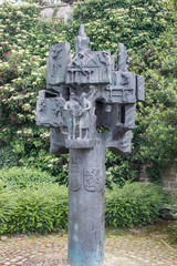 Statue „urban renewal“ (Altstadtsanierung Handwerk und Bauschaffende)  Hameln Lower Saxony (Niedersachsen)