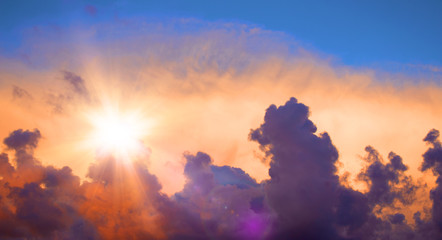 Fototapeta premium Beautiful sunset sky with clouds