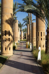 Fototapeta na wymiar beautiful park avenue with columns