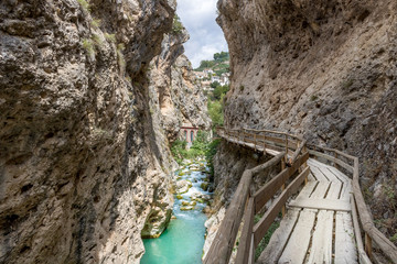 Pasarela junto al río Castril.