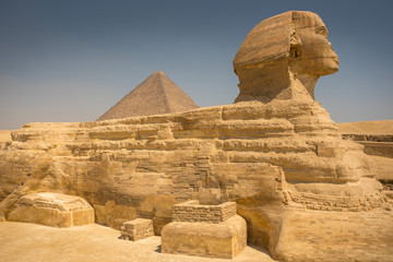 Sphinx and great pyramids