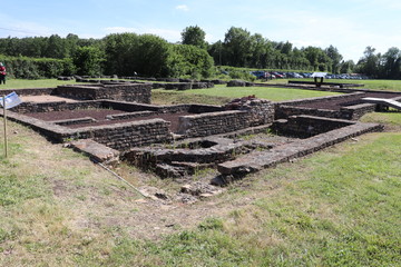Fototapeta na wymiar Site archéologique du Vernay ou du Vernai et ses vestiges romains dans le village de Saint Romain de Jalionas - France