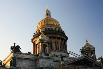 Obraz premium The dome of St. Isaac's Cathedral in St. Petersburg