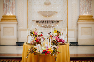 golden decor in Fairmont Hotel Kiev