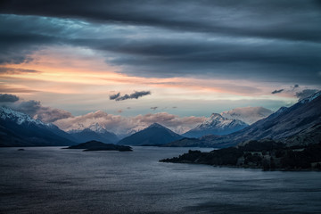 Fototapeta na wymiar New Zealand - Sunset over the mountains