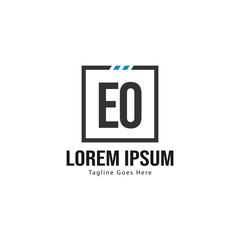 Fototapeta premium Initial EO logo template with modern frame. Minimalist EO letter logo vector illustration