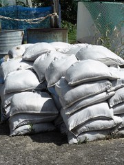 積み上げられた土嚢