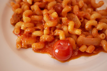 Pasta with fresh tomato sauce