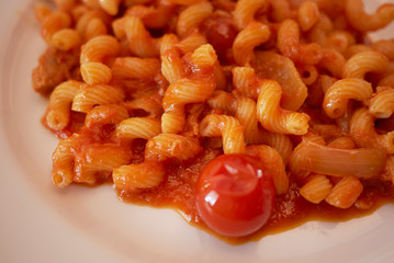 Pasta with fresh tomato sauce