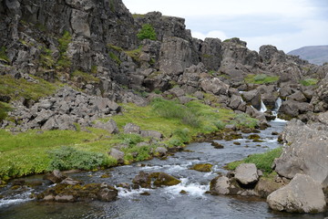 Bach am Oxarafoss bei Thingvellir, Island