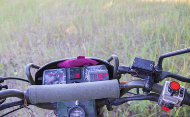 Air-cooled motorcycle engine temperature sensor