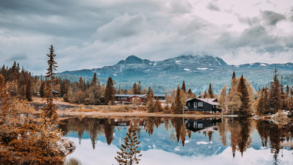 Gaustatoppen, Rjukan, Góry Skandynawskie, Telemark, 1883 m n.p.m, Norwegia, Norway, Norge, Gausta, Tuddal, Tinn, Stavsro, szczyt, płaskowyż, park narodowy, moutain, fjell, Skandynawia, Scandinavia © Dreamnordno