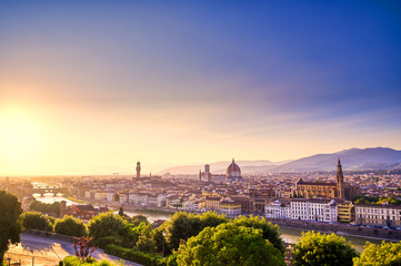 Obraz premium The sunset over Florence, capital of Italy’s Tuscany region.