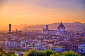 Papier Peint photo autocollant Aubergine The sunset over Florence, capital of Italy’s Tuscany region.