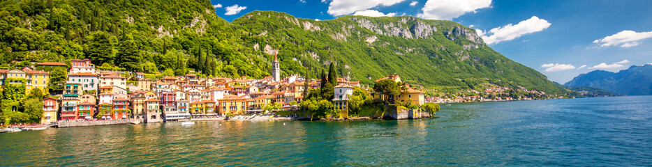 Naklejka na ściany i meble Varenna old town on Lake Como with the mountains in the background, Lombardy, Italy, Europe