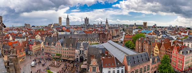 Fototapeta na wymiar Wonderful panoramic view of the city of Ghent