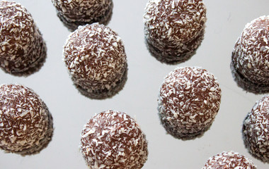 Sweden bombs marshmallow.