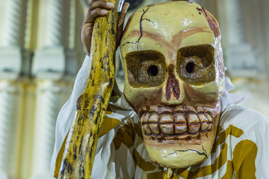 Tecuanes dance group, In this dance, the Chichimeca and Zapotec tribes join forces to defeat the tiger or tecuani