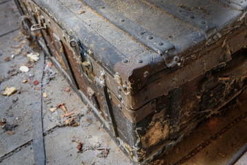 La vielle malle au fond du grenier.