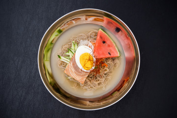 冷麺　Seoul and Pyongyang cold noodles