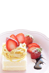 Marron and strawberry cake