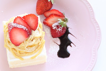 Marron and strawberry cake