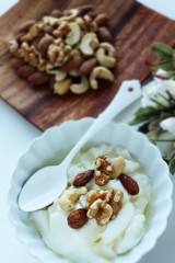 Mixed nut and honey yogurt
