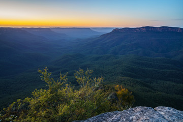 sunrise at sublime point, blue mountains, australia 11