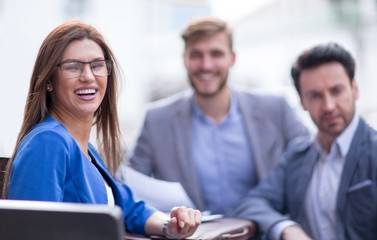 Obraz premium modern business woman on the background of business team