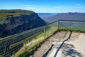 hiking to gordon falls lookout, blue mountains, australia 13